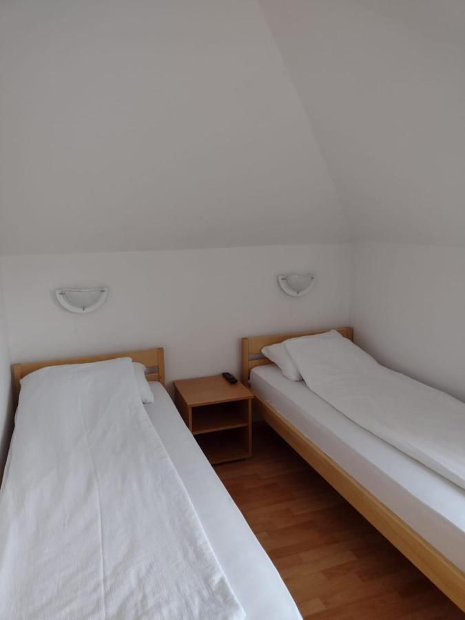 Zlatni San Hotel บันยา โควิลยาชา ภายนอก รูปภาพ