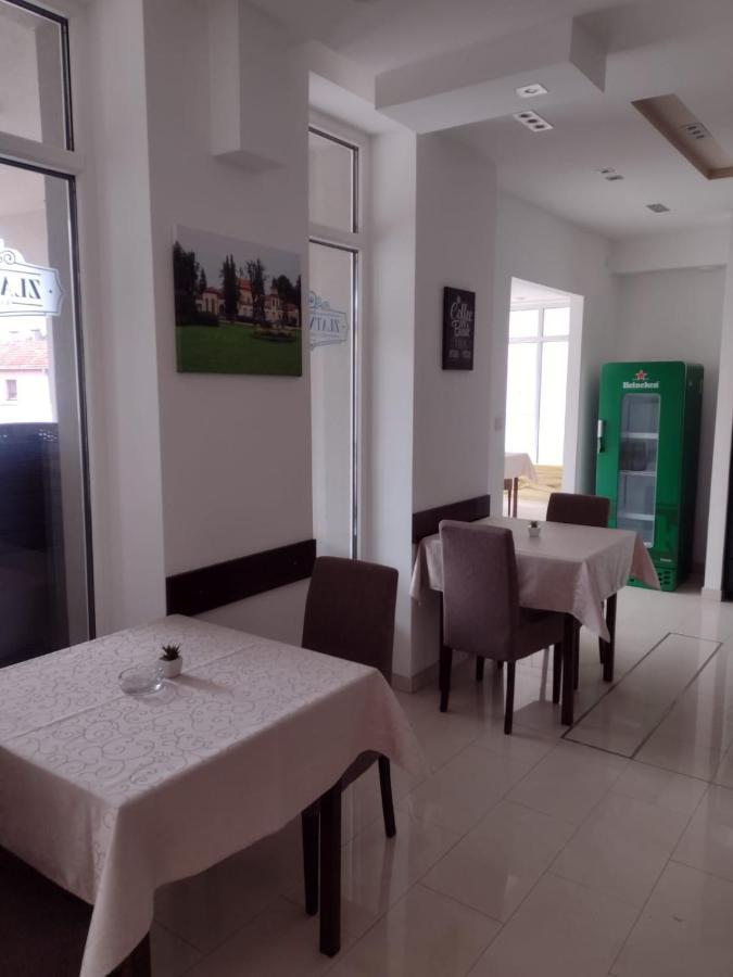 Zlatni San Hotel บันยา โควิลยาชา ภายนอก รูปภาพ