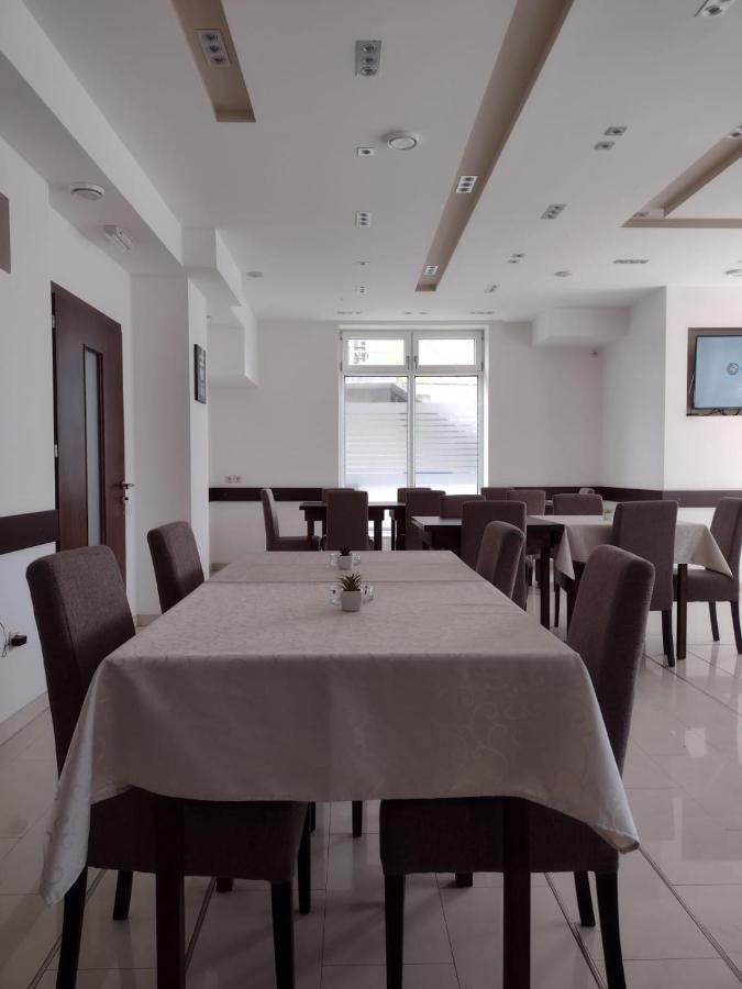 Zlatni San Hotel บันยา โควิลยาชา ภายนอก รูปภาพ
