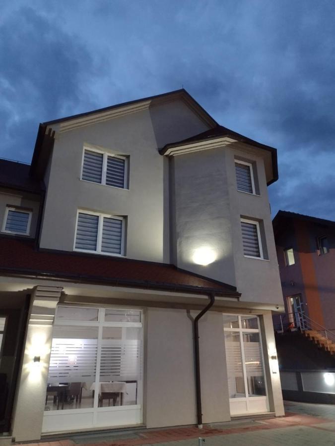 Zlatni San Hotel บันยา โควิลยาชา ภายนอก รูปภาพ
