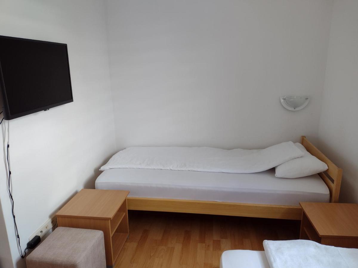 Zlatni San Hotel บันยา โควิลยาชา ภายนอก รูปภาพ