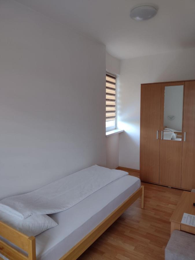 Zlatni San Hotel บันยา โควิลยาชา ภายนอก รูปภาพ
