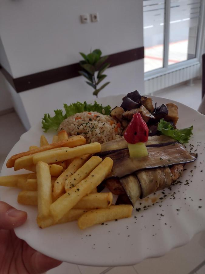 Zlatni San Hotel บันยา โควิลยาชา ภายนอก รูปภาพ